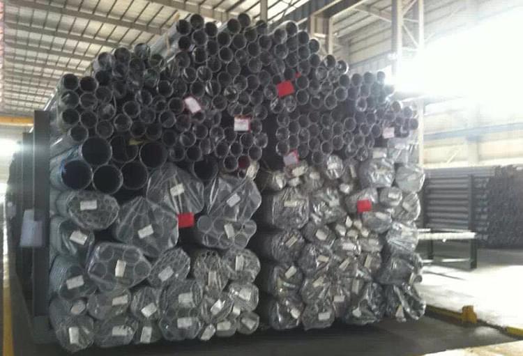 星空不锈钢圆管已包装，待发货仓库