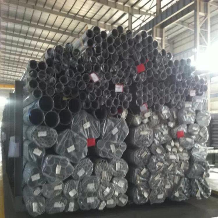 星空不锈钢圆管已包装，待发货仓库