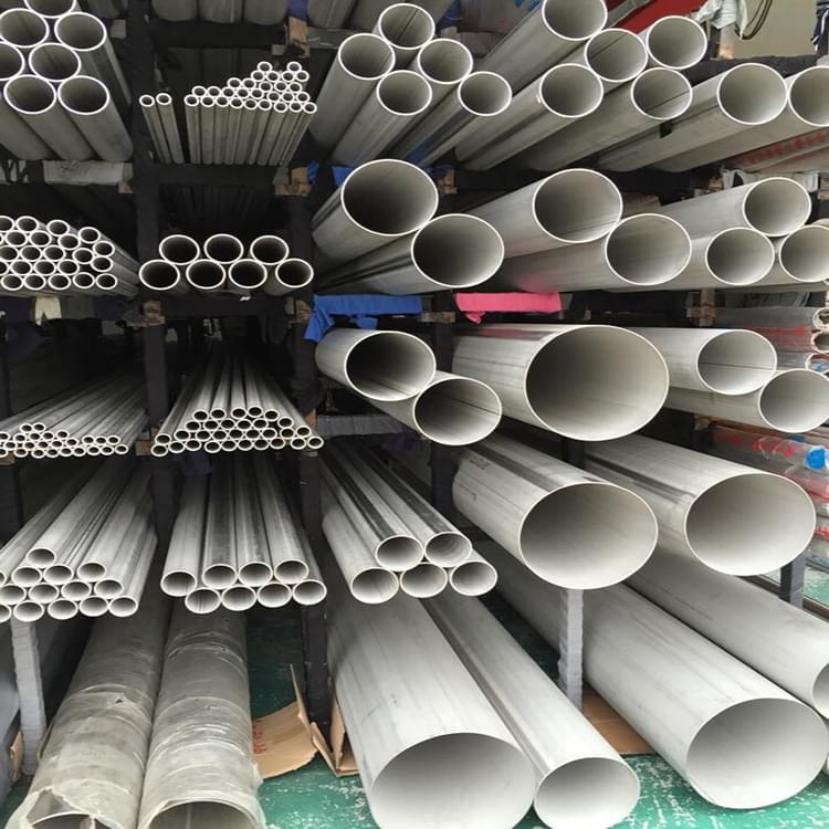 星空工业焊管库存.jpg