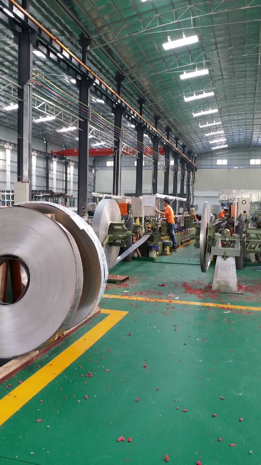 广东星空体育不锈钢管生产车间实拍图