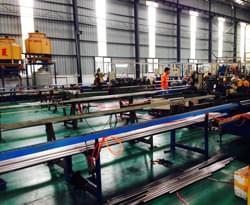 星空不锈钢管生产车间环境